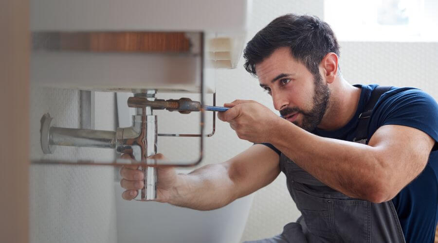 Water heater leaking fix in Pinedale, WY